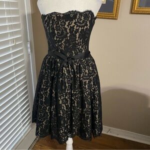 Robert Rodriguez Neiman Marcus Size 2 Black Lace Strapess Cocktail Dress